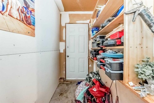 283 Macewan Drive Nw, Calgary, AB - Indoor