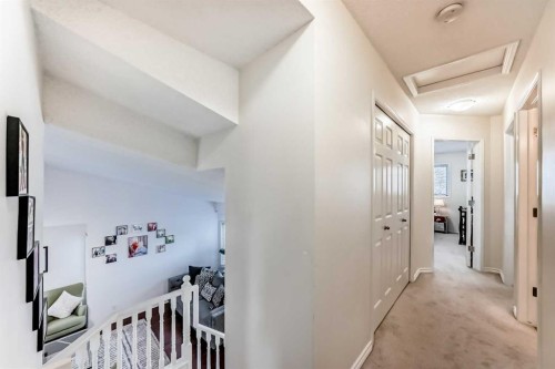 283 Macewan Drive Nw, Calgary, AB - Indoor Photo Showing Other Room