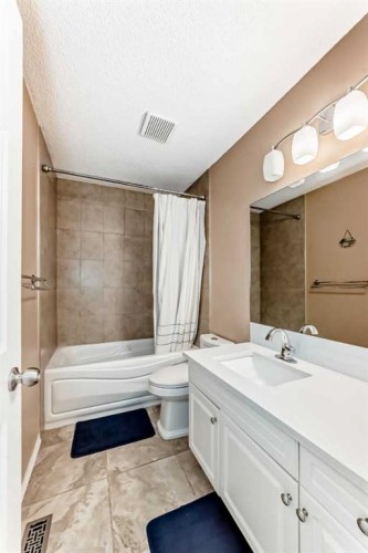 283 Macewan Drive Nw, Calgary, AB - Indoor Photo Showing Bathroom