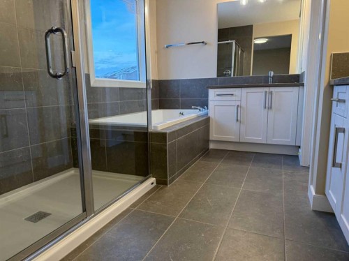 63 Sunrise Heath, Cochrane, AB 