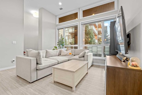 124 Mahogany Centre Se, Calgary, AB - Indoor Photo Showing Living Room