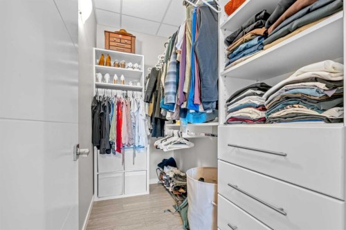 124 Mahogany Centre Se, Calgary, AB - Indoor With Storage