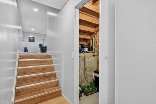 20 Martinview Road Ne, Calgary, AB - Indoor Photo Showing Other Room