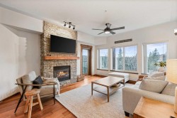 527-10 Discovery Ridge Close SW Calgary, AB T3H 5X3