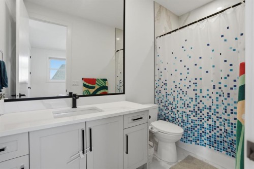 49 Waterford Crescent, Chestermere, AB - Indoor Photo Showing Bathroom