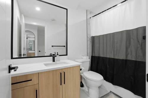 49 Waterford Crescent, Chestermere, AB - Indoor Photo Showing Bathroom