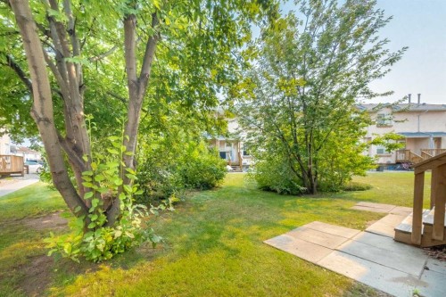 13-204 Strathaven Drive, Strathmore, AB - Outdoor