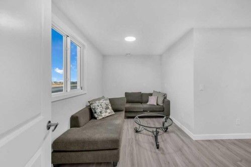 214 Corner Meadows Square, Calgary, AB - Indoor