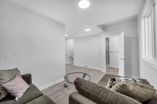 214 Corner Meadows Square, Calgary, AB - Indoor