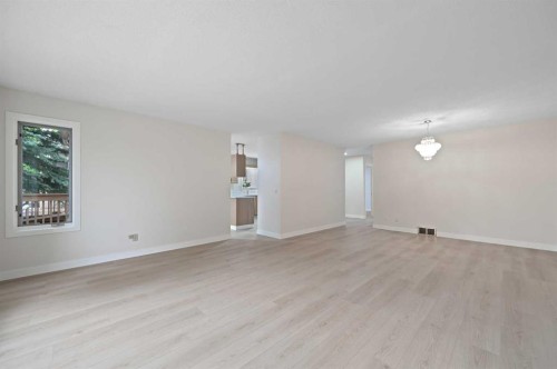 22 Sandarac Circle Nw, Calgary, AB - Indoor Photo Showing Other Room