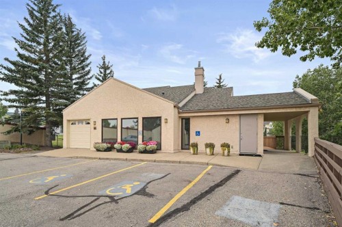 22 Sandarac Circle Nw, Calgary, AB - Outdoor