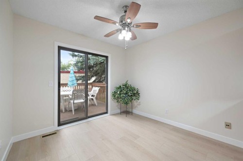 22 Sandarac Circle Nw, Calgary, AB - Indoor Photo Showing Other Room