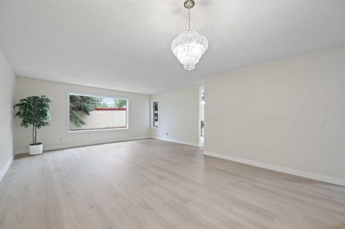 22 Sandarac Circle Nw, Calgary, AB - Indoor