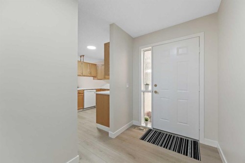 22 Sandarac Circle Nw, Calgary, AB - Indoor Photo Showing Other Room