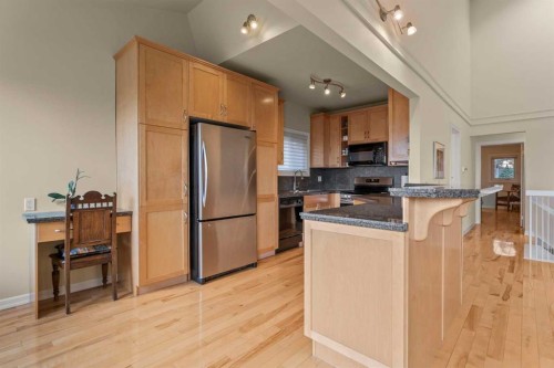 6-1220 Prominence Way Sw, Calgary, AB - Indoor Photo Showing Kitchen