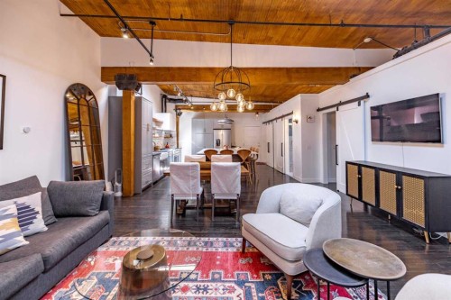 505-535 10 Avenue Sw, Calgary, AB - Indoor Photo Showing Living Room