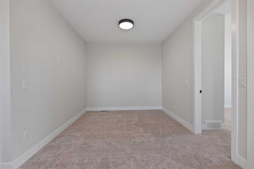 7931 47 Avenue Nw, Calgary, AB - Indoor Photo Showing Other Room