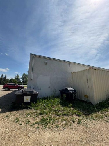 0002 2A Highway, Ponoka, AB 