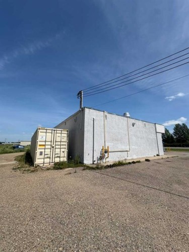 0002 2A Highway, Ponoka, AB 
