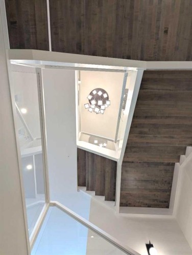 320 15 Street Nw, Calgary, AB - Indoor Photo Showing Other Room