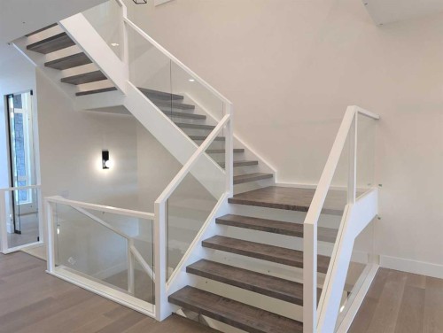 320 15 Street Nw, Calgary, AB - Indoor Photo Showing Other Room