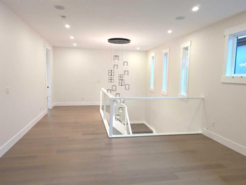 320 15 Street Nw, Calgary, AB - Indoor Photo Showing Other Room