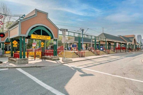 320 15 Street Nw, Calgary, AB - Outdoor