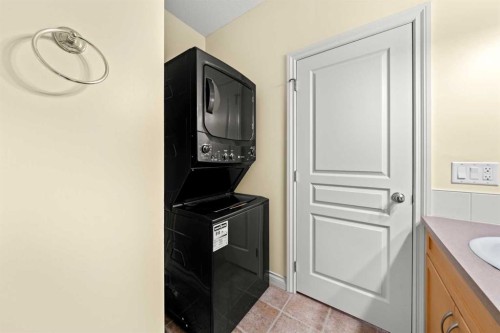 116 Tucker Circle, Okotoks, AB - Indoor Photo Showing Bathroom