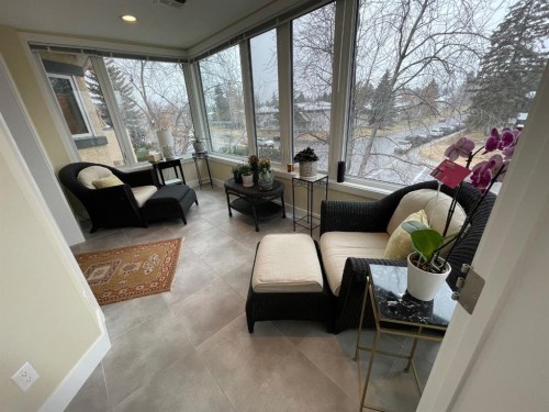 2 Richelieu Court Sw, Calgary, AB - Indoor