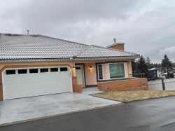 2 Richelieu Court SW Calgary, AB T3E 7E9