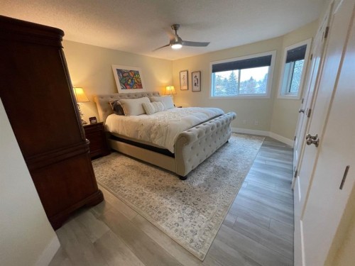 2 Richelieu Court Sw, Calgary, AB - Indoor Photo Showing Bedroom