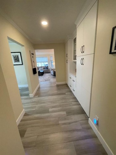 2 Richelieu Court Sw, Calgary, AB - Indoor Photo Showing Other Room