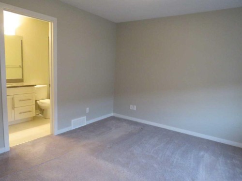309 Evansridge Park Nw, Calgary, AB - Indoor Photo Showing Other Room