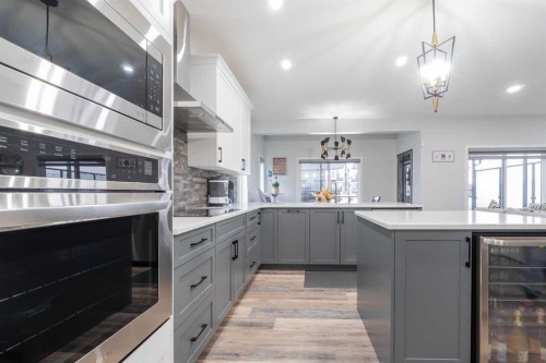 1153 Chinook Gate Bay Sw, Airdrie, AB - Indoor Photo Showing Kitchen With Upgraded Kitchen