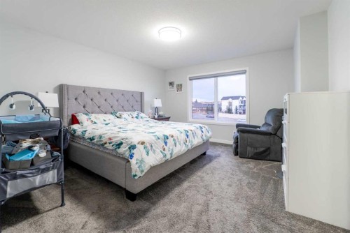 1153 Chinook Gate Bay Sw, Airdrie, AB - Indoor Photo Showing Bedroom