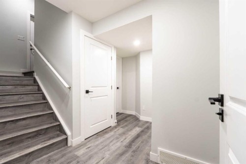 1153 Chinook Gate Bay Sw, Airdrie, AB - Indoor Photo Showing Other Room