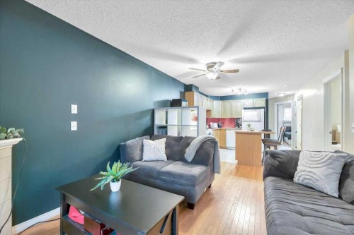 411-103 Strathaven Drive, Strathmore, AB - Indoor Photo Showing Living Room