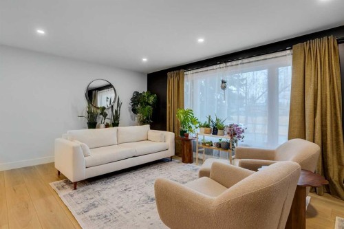 732 Lake Ontario Drive Se, Calgary, AB - Indoor Photo Showing Living Room