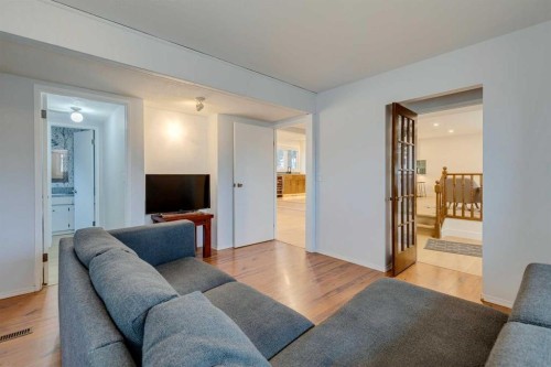 732 Lake Ontario Drive Se, Calgary, AB - Indoor Photo Showing Living Room
