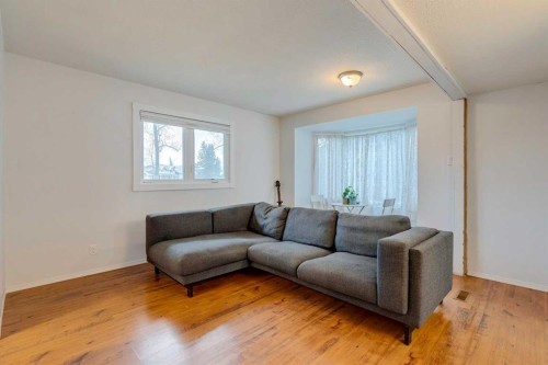 732 Lake Ontario Drive Se, Calgary, AB - Indoor Photo Showing Living Room