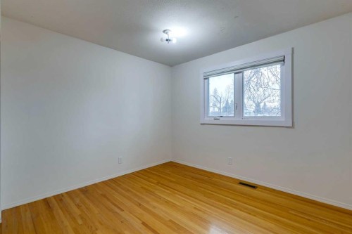 732 Lake Ontario Drive Se, Calgary, AB - Indoor Photo Showing Other Room