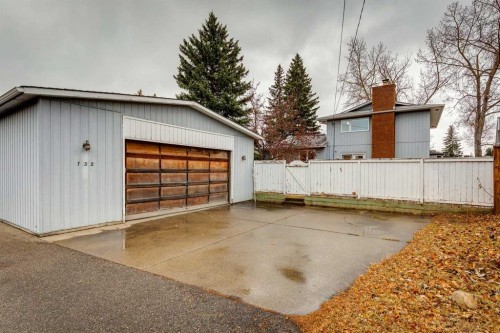732 Lake Ontario Drive Se, Calgary, AB - Outdoor