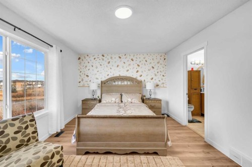 300 Taracove Estate Drive Ne, Calgary, AB - Indoor Photo Showing Bedroom