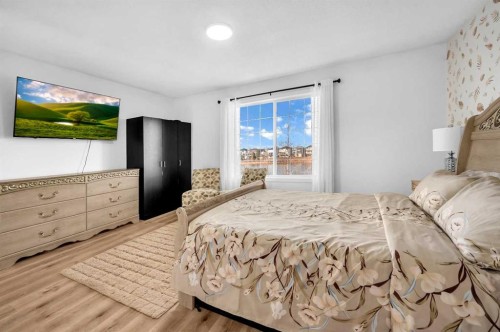 300 Taracove Estate Drive Ne, Calgary, AB - Indoor Photo Showing Bedroom