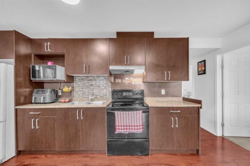 300 Taracove Estate Drive Ne, Calgary, AB - Indoor Photo Showing Kitchen