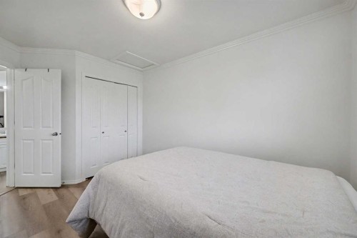 1409 Strathcona Way, Strathmore, AB - Indoor Photo Showing Bedroom