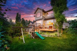 10 Tusslewood Heights NW Calgary, AB T3L 2M6