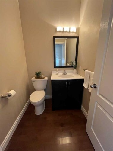 10 Tusslewood Heights Nw, Calgary, AB - Indoor Photo Showing Bathroom