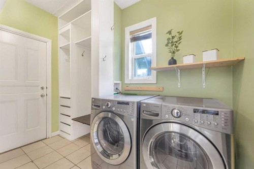 10 Tusslewood Heights Nw, Calgary, AB - Indoor Photo Showing Laundry Room
