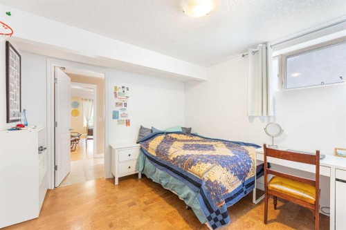 10 Tusslewood Heights Nw, Calgary, AB - Indoor Photo Showing Bedroom